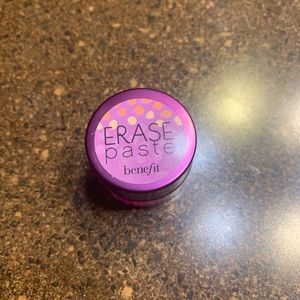 Benefit Erase Paste